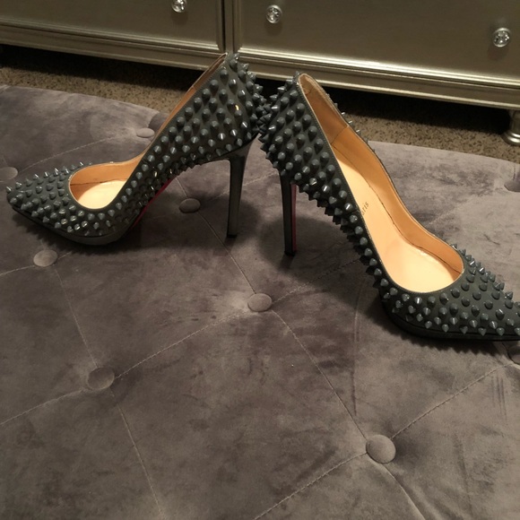 Christian Louboutin Pigalle Plato Spikes - Picture 4 of 6